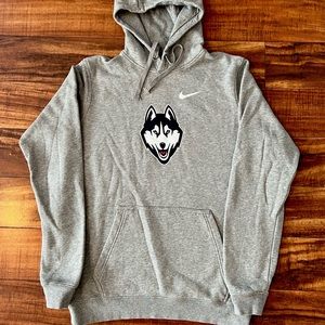 Grey Nike UConn huskies hoodie.